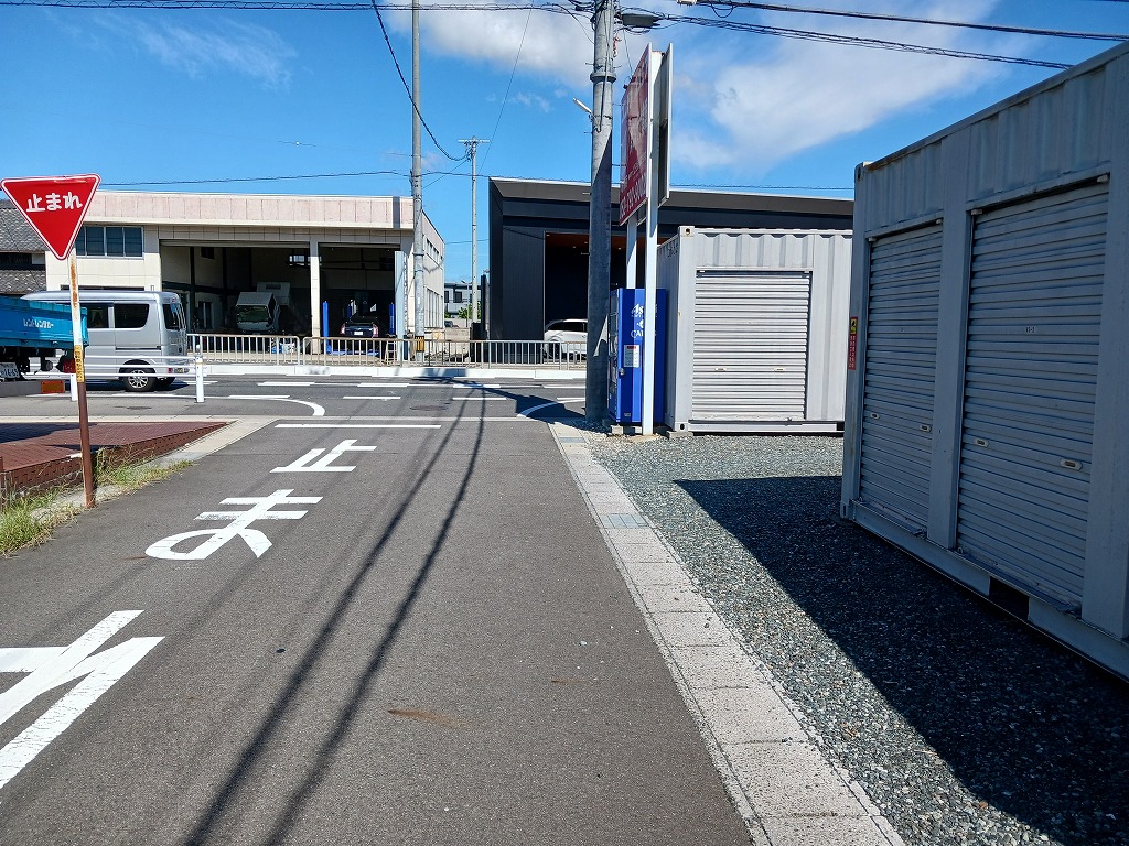 コンテナスクエア坂牧店