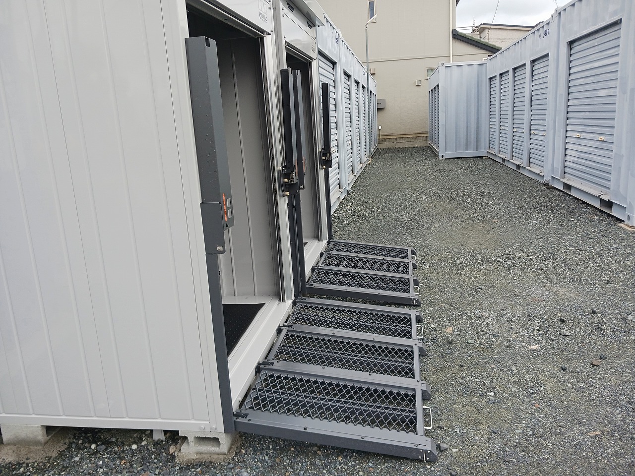 コンテナスクエア湯山店