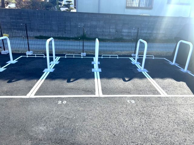 ｻﾝﾘｰﾊﾞｲｸｶﾞﾚｰｼﾞ厚木妻田西
