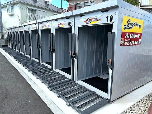サンリーバイクガレージ　海老名中新田