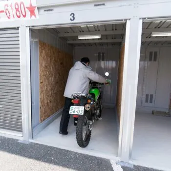 倉庫＆ガレージゲート枚方公園バイクガレージ