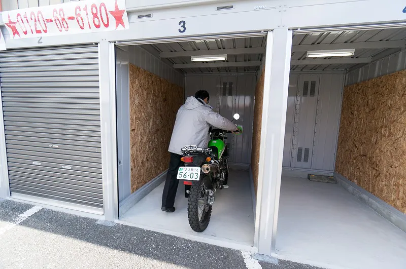 倉庫＆ガレージゲート枚方公園バイクガレージ