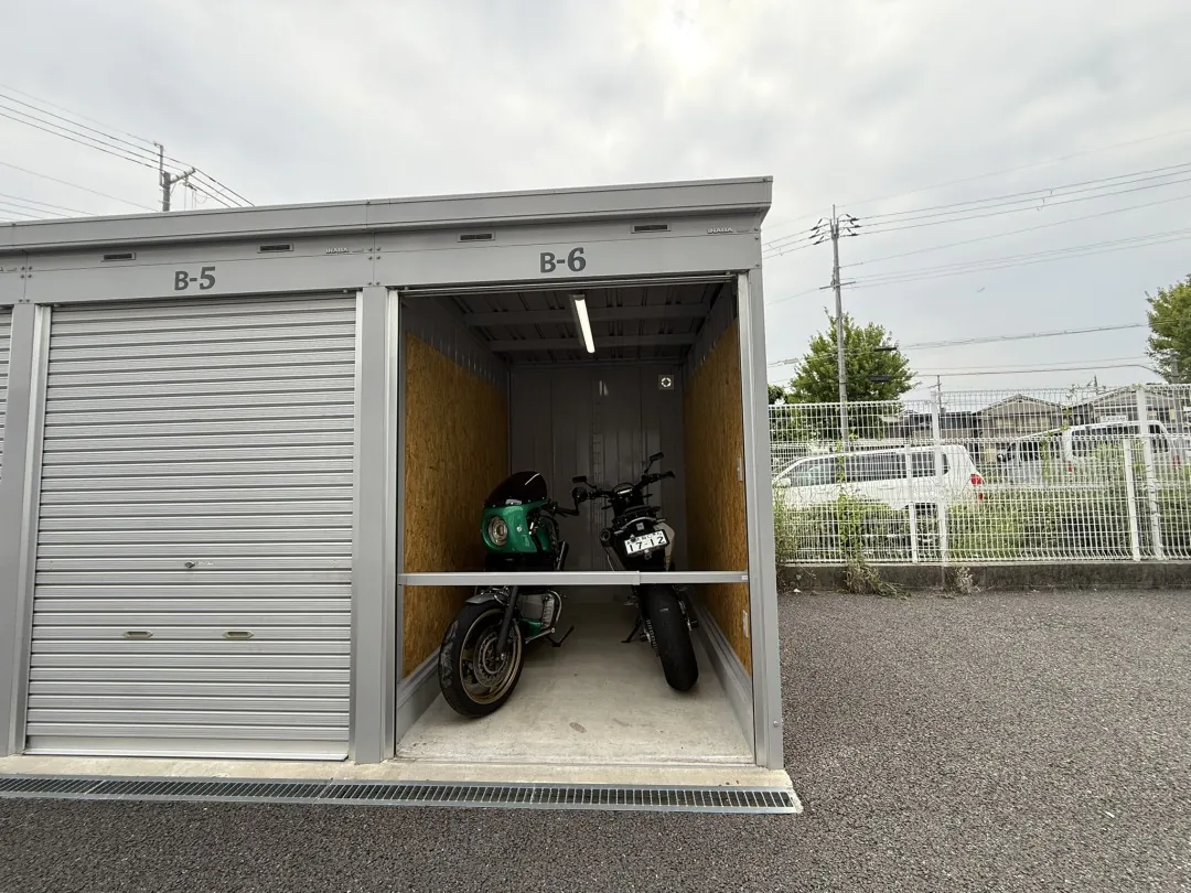 ガレージゲート枚方出口バイクガレージ