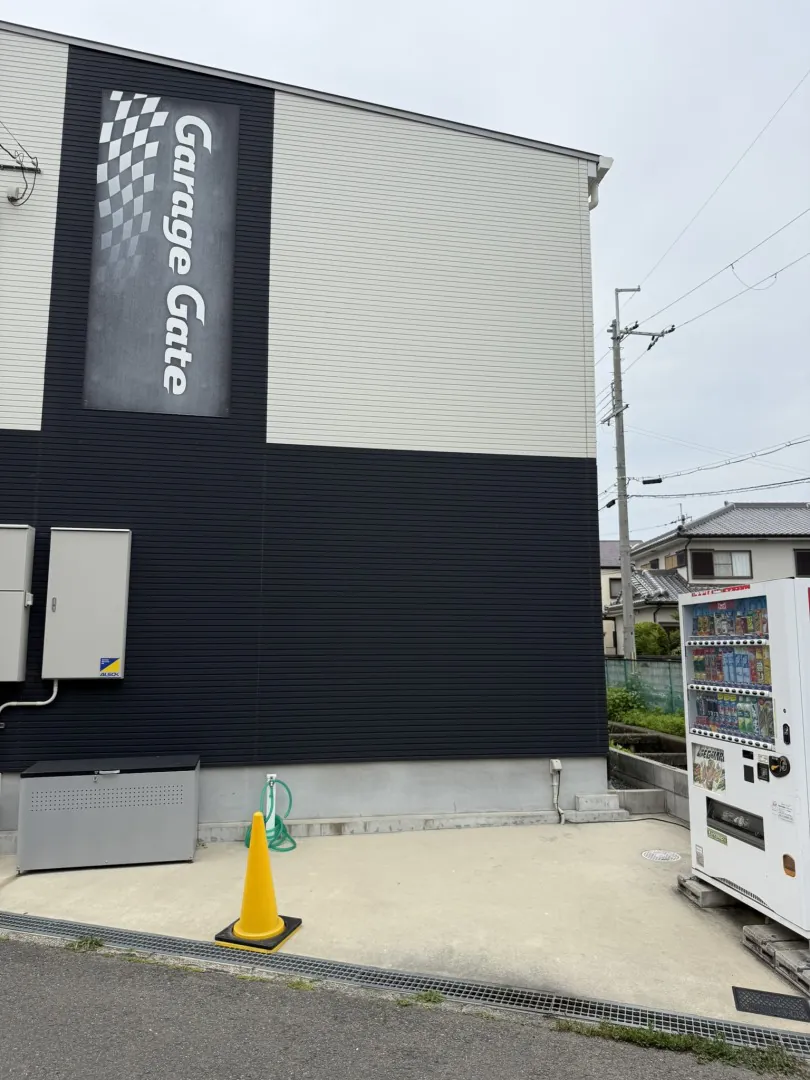 ガレージゲート枚方出口バイクガレージ
