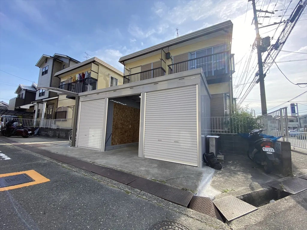 ガレージゲート茨木沢良宜バイクガレージ