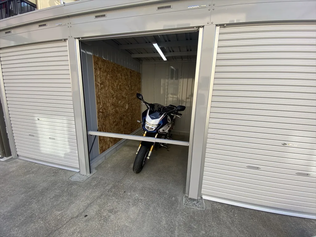 ガレージゲート茨木沢良宜バイクガレージ