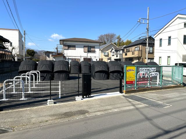 ｻﾝﾘｰﾊﾞｲｸｶﾞﾚｰｼﾞ厚木妻田西