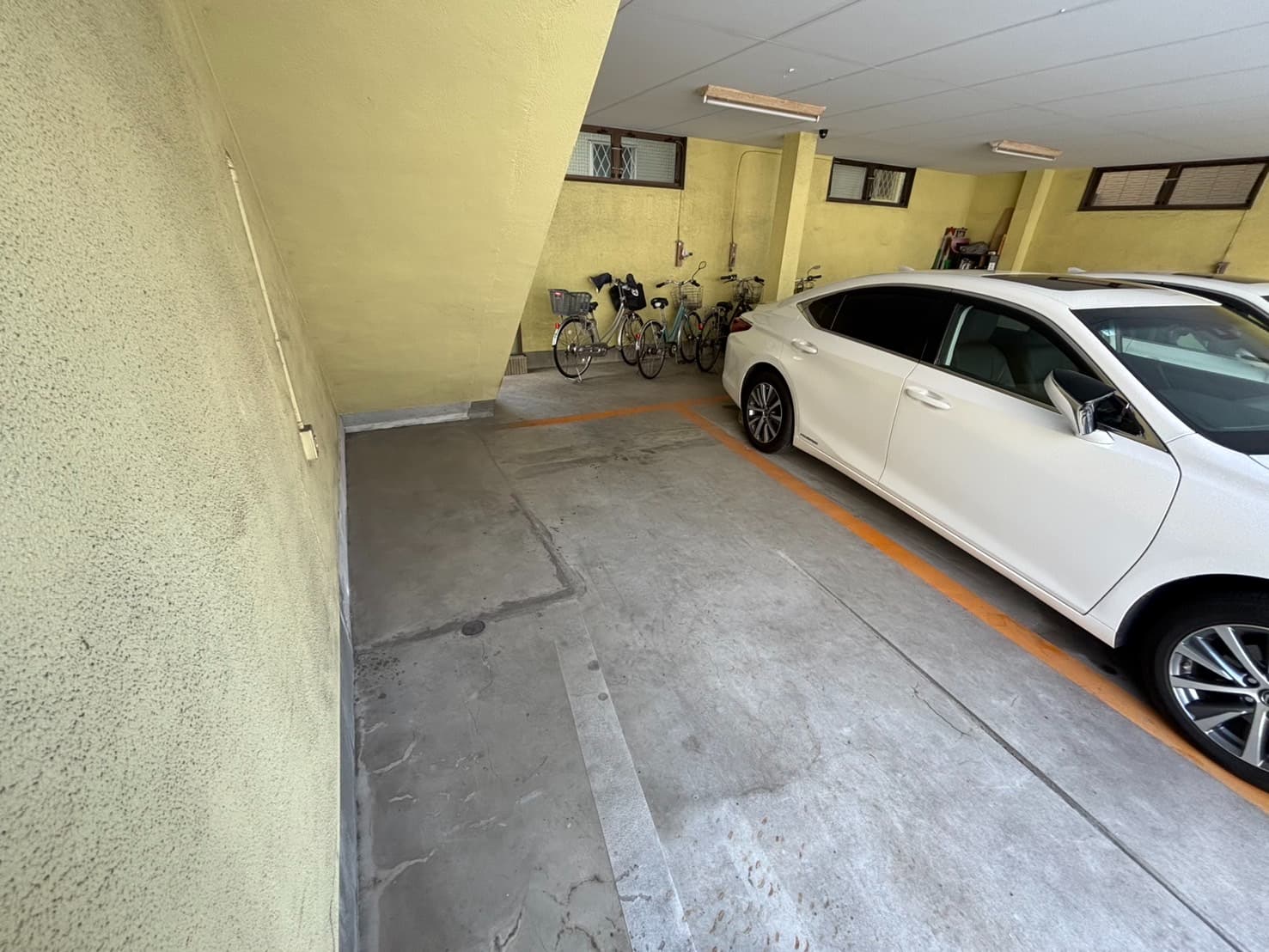 松島四丁目バイク駐輪場