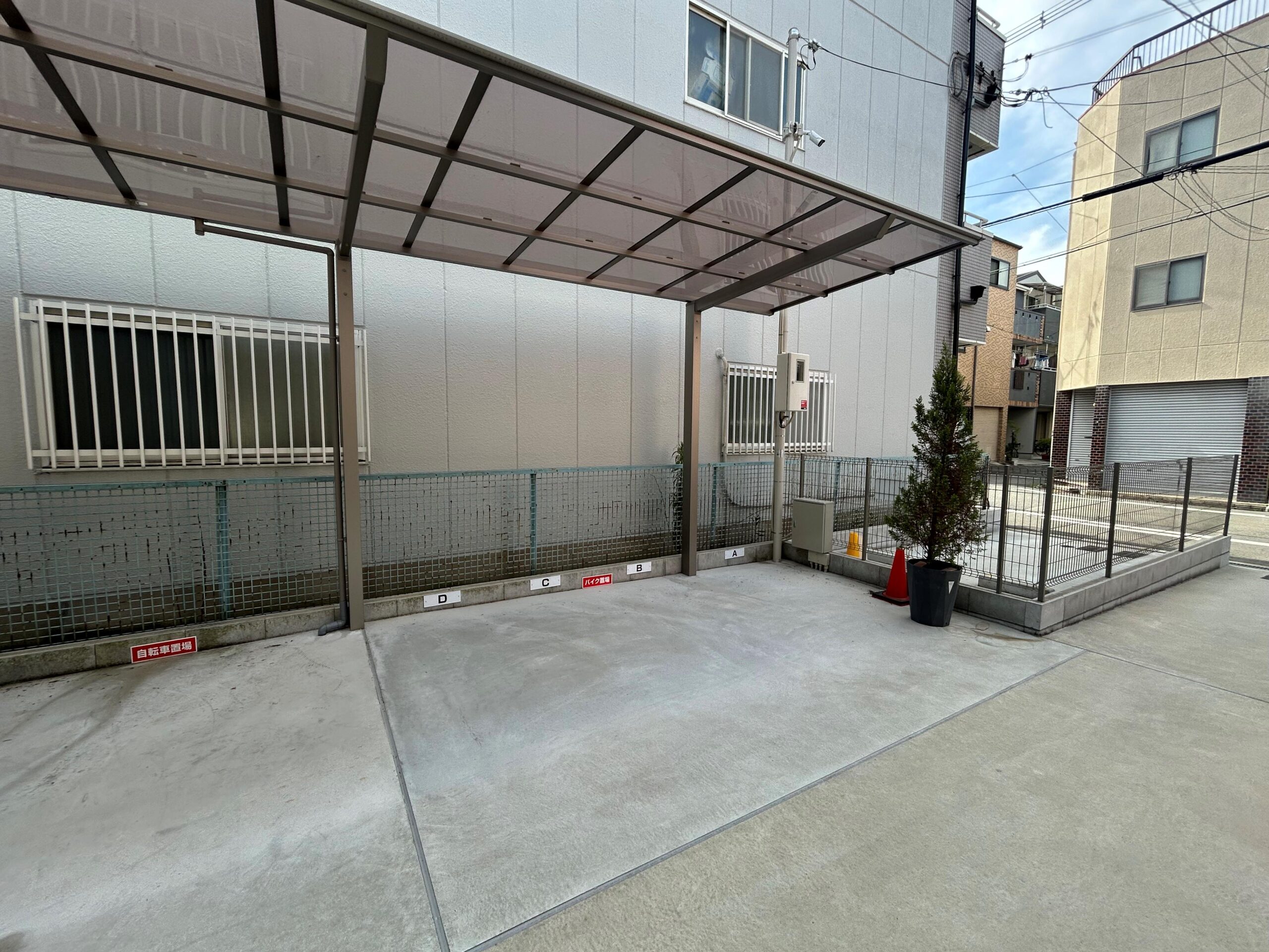 IKファインハウス　月極バイク置場