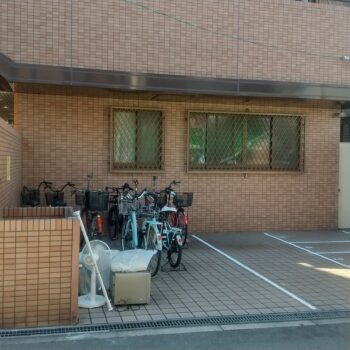 エルエムヒルズ　桃谷　月極バイク置場