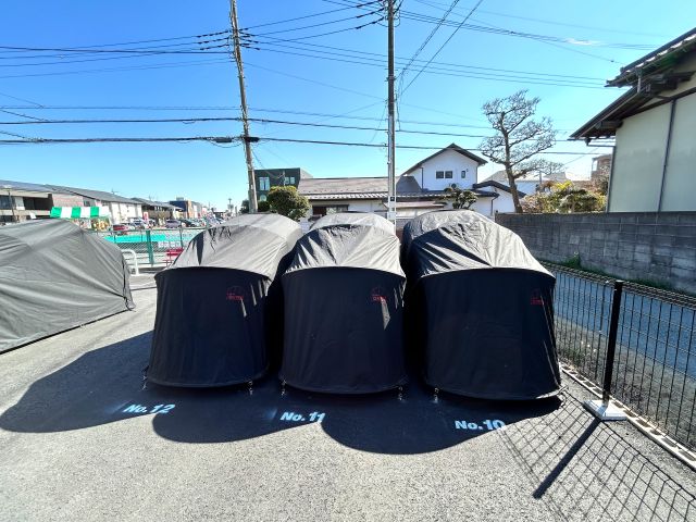 サンリーバイクガレージ 厚木妻田西