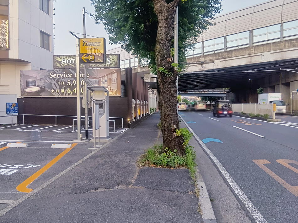 トミーバイクパーキング東名川崎