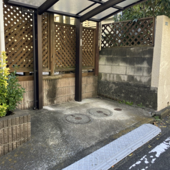 グリューネス二輪駐車場