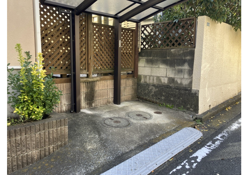 グリューネス二輪駐車場