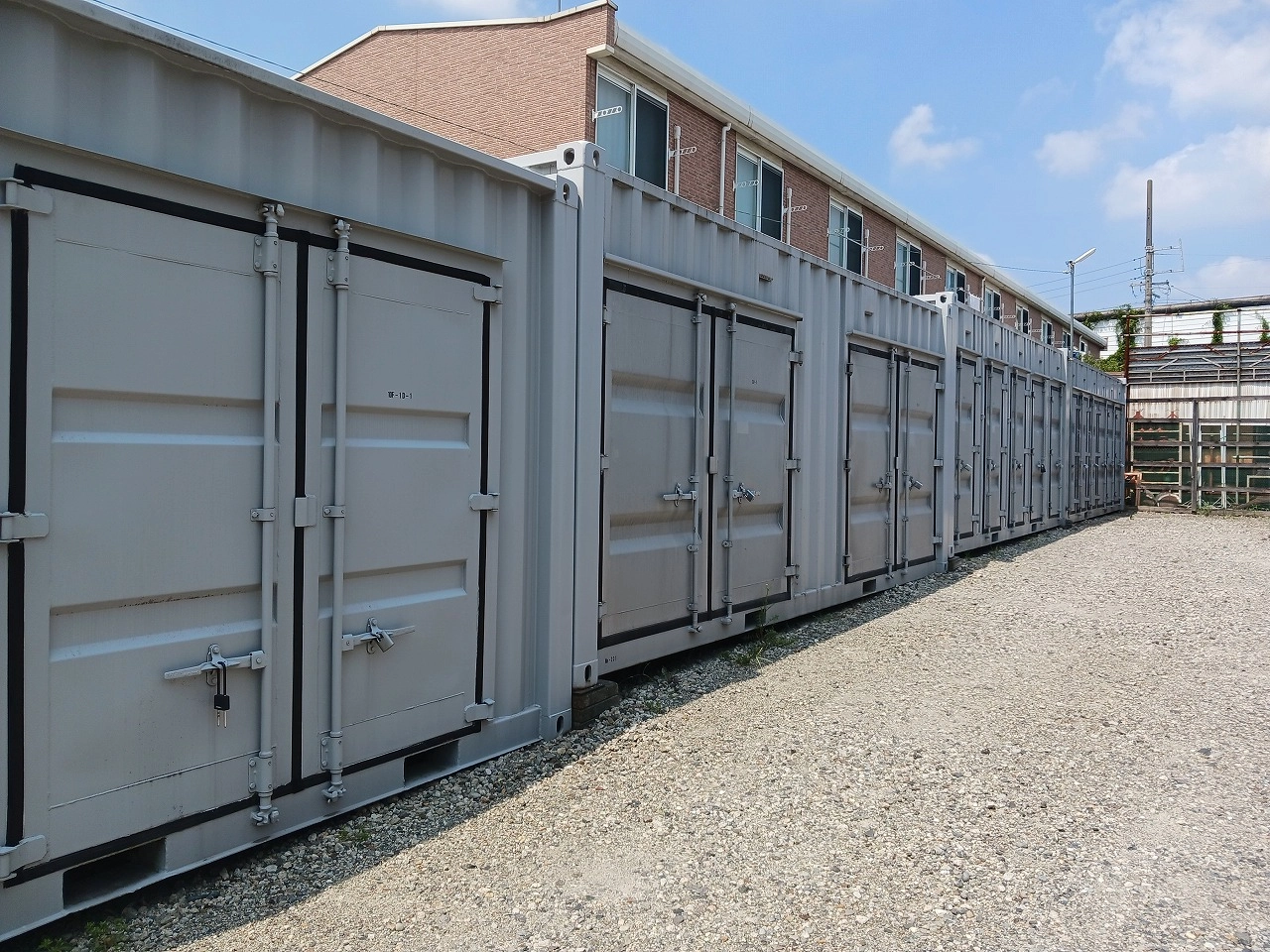 コンテナスクエア名四町店