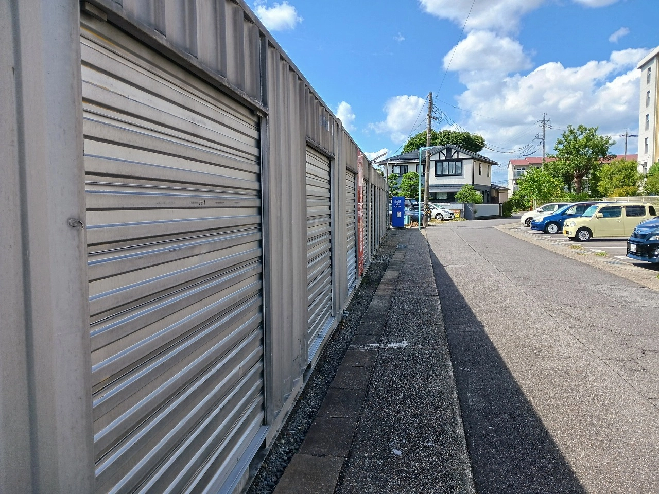 コンテナスクエア引山店