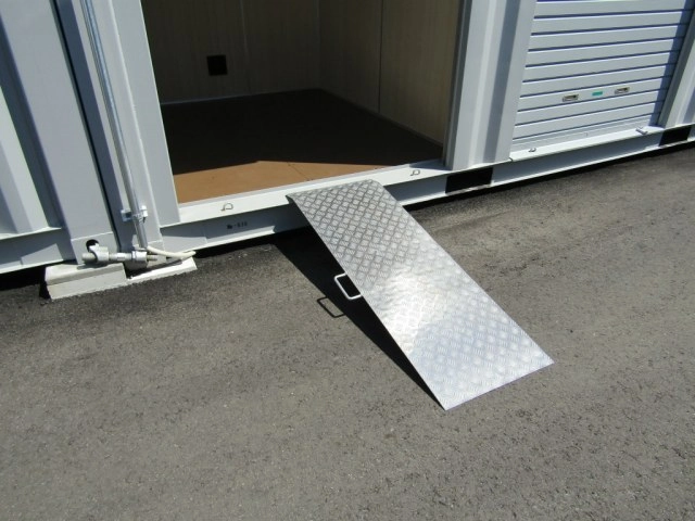 コンテナスクエア一屋２号店