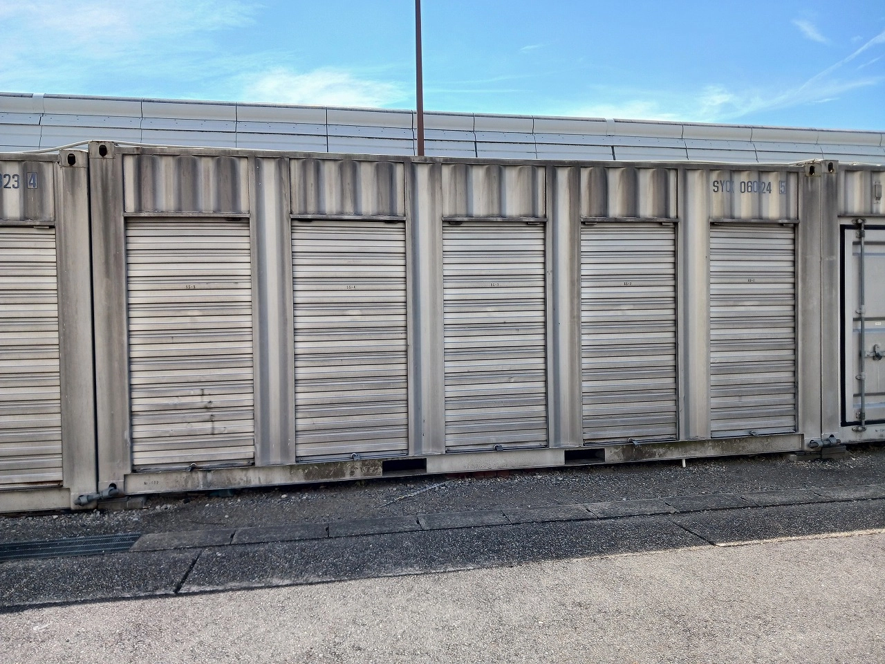 コンテナスクエア引山店