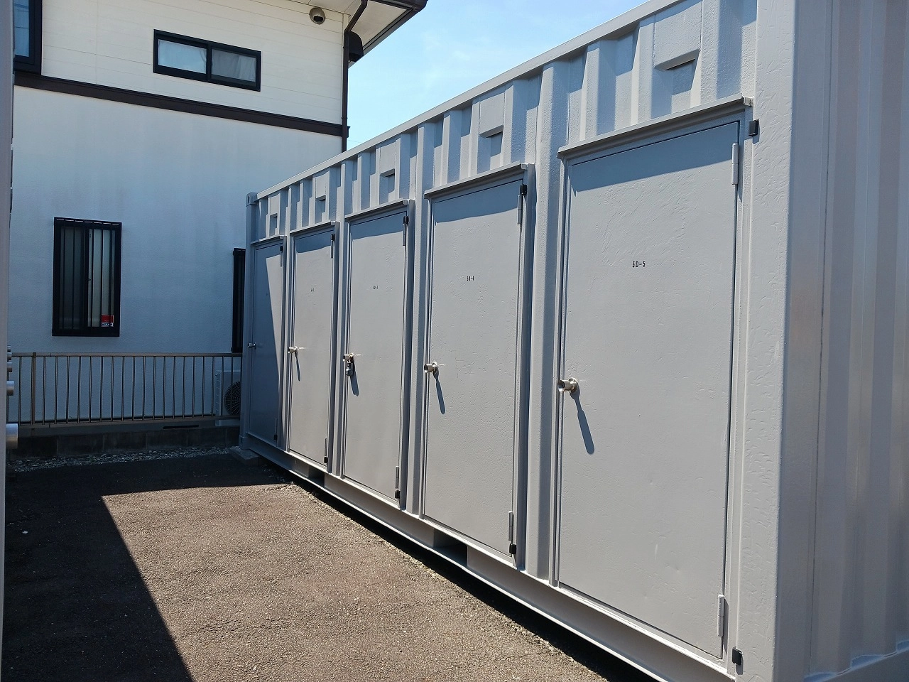 コンテナスクエア徳重店