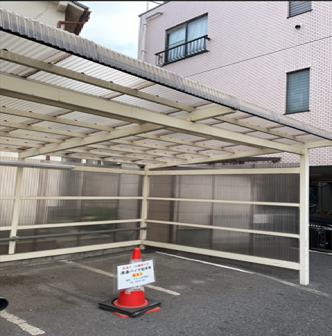 渡邊バイク駐車場（屋根・金具付）