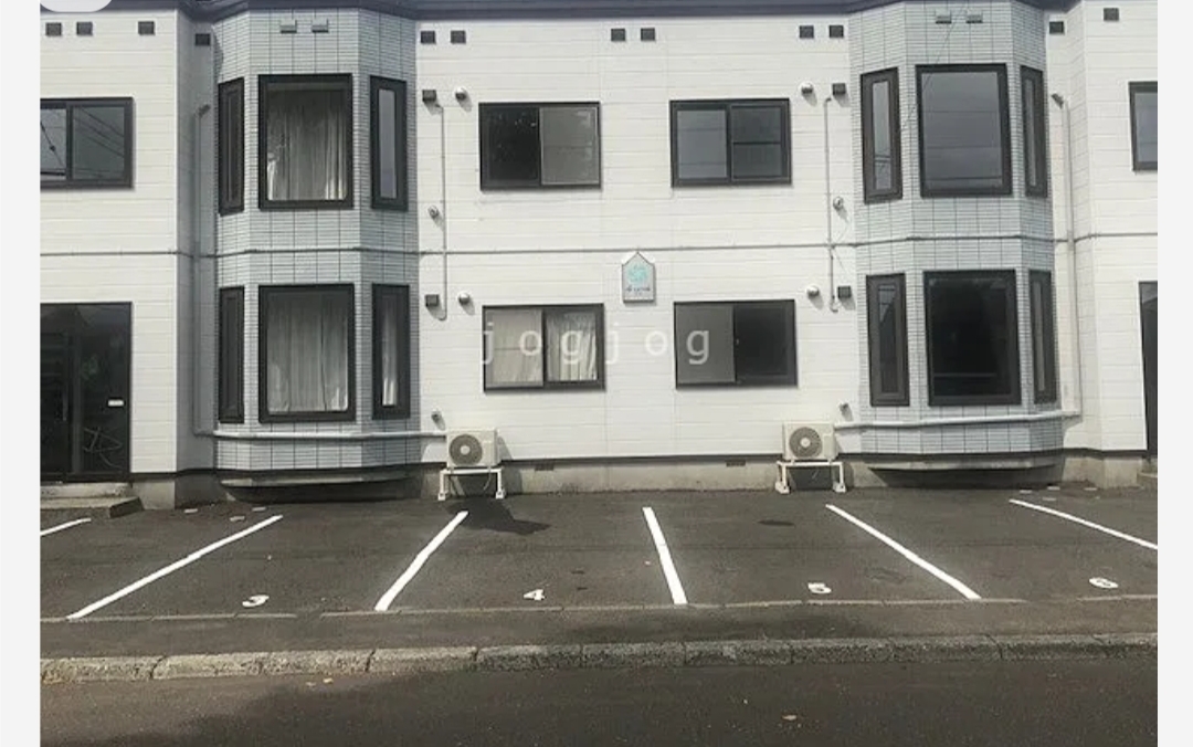 札幌伏古 個別ガレージ＋駐車場付き