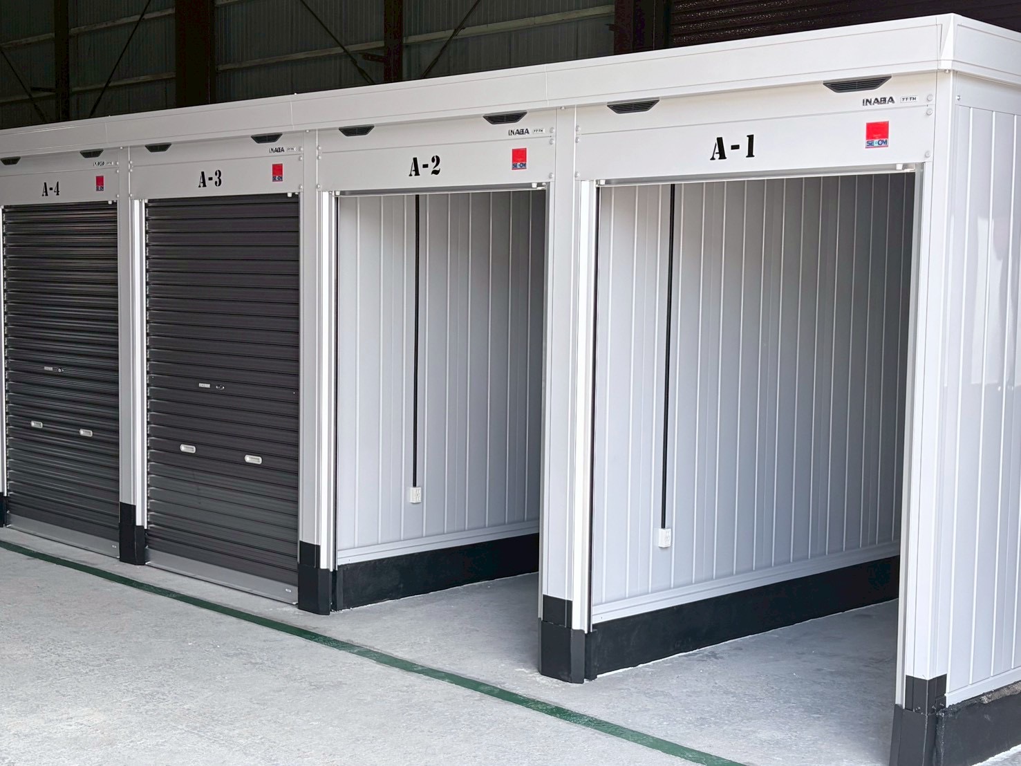 稲岡BASE：バイクガレージ・トランクルーム