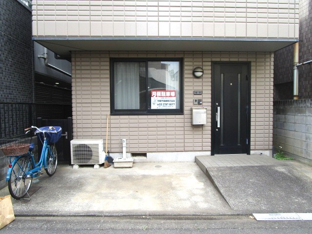品川区中延２丁目駐車場兼バイク置き場（複数台可）