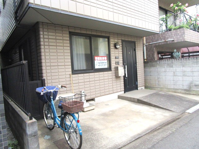 品川区中延２丁目駐車場兼バイク置き場（複数台可）