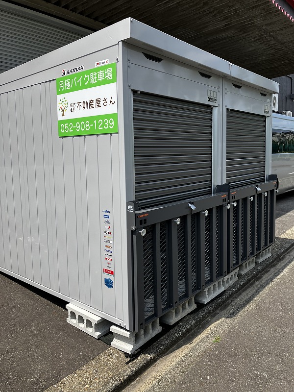 電源、照明、換気扇、乗用車駐車可　【バイクガレージ中旺】